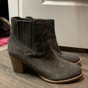 Dolce Vita Gray suede Jenna Closed Toe Ankle Boot